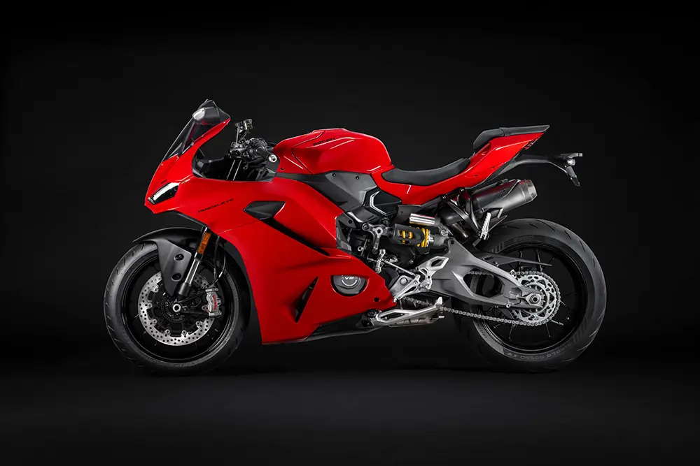 R&G ラジエターガード パニガーレV2 ストリートファイターV2 ラジエタープロテクター上下セット(DUCATI V2系) | AELLA