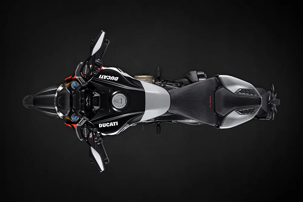 Diavel 2026 üst görünüm