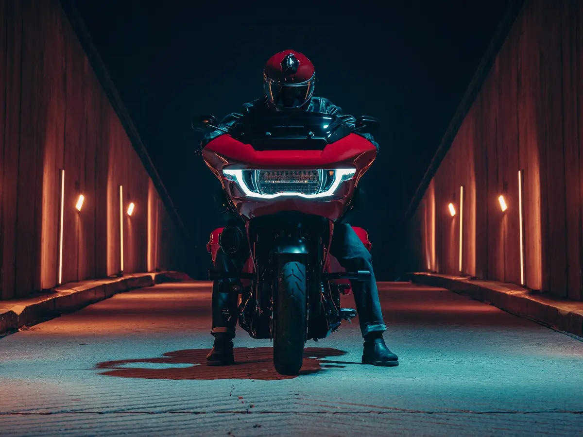 Harley-Davidson® Custom Vehicle Operation™ oferece o que há de melhor para motociclistas exigentes