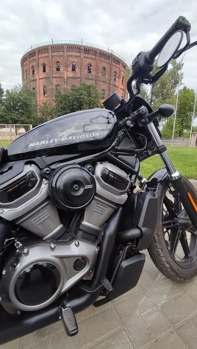 Revolution Max motor