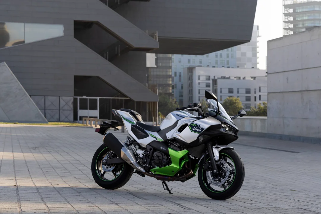 2026 Kawasaki Ninja 7 Hybrid ve Z7 Hybrid Ana ECU Güncellemeleri