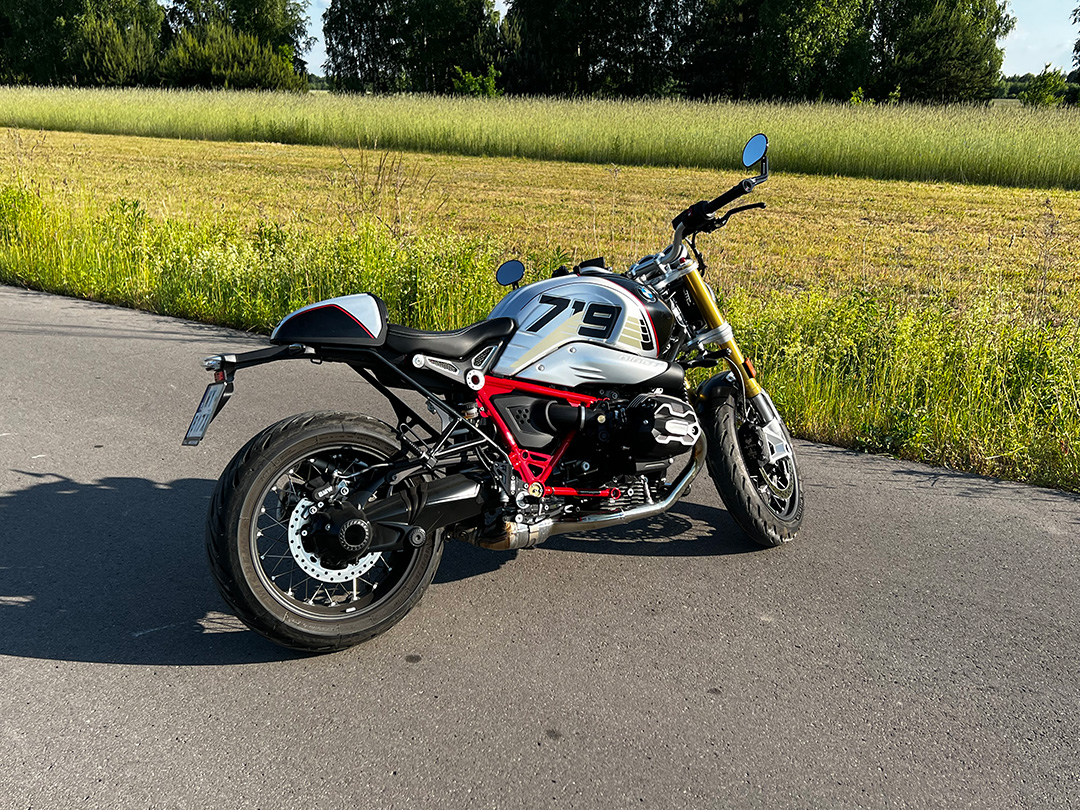 BMW RnineT motosiklet seçenek 719 yan görünüm